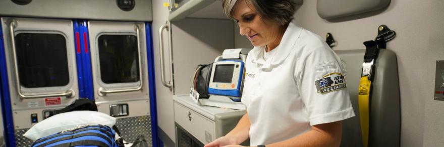 A West DesMoines paramedic uses a FirstNer sm